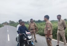 कांवड़ ड्यूटी को लेकर मुस्तैद दिखे थानाध्यक्ष दर्शन सिंह सोलंकी, यातायात व्यवस्था का लिया जायजा