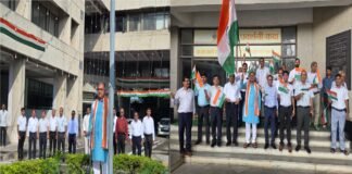 उ.प्र. सहकारी ग्राम विकास बैंक मुख्यालय में 80वें स्वतंत्रता दिवस पर ध्वजारोहण