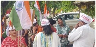 पुरानी पेंशन बहाली की मांग को लेकर सफाई कर्मचारियों ने निकाली रैली, जिलाधिकारी को सौंपा ज्ञापन