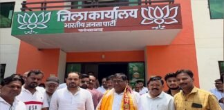 भाजपा जिलाध्यक्ष फतेह चंद वर्मा का जन्मदिन कार्यकर्ताओं ने धूमधाम से मनाया