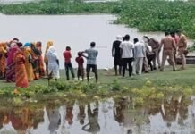 शिमली चौका नदी में ग्रामीण का शव उतराता हुआ मिला, इलाके में मचा हड़कंप, ग्रामीणों की जुटी भीड़