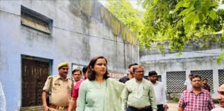 15-20 साल से बंद सीतापुर आई हॉस्पिटल के पुनरुद्धार की पहल