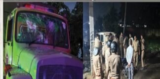 आंबेडकर प्रतिमा को लेकर बवाल, पथराव में पुलिस के कई वाहन क्षतिग्रस्त; 12 से अधिक घायल