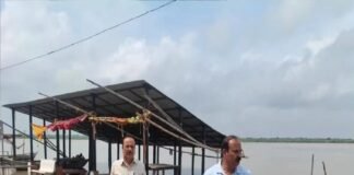 गंगा का बढ़ता पानी दे रहा खतरे का इशारा, प्रशासन अलर्ट, निचले इलाकों पर प्रशासन की पैनी नजर