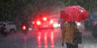 UP में बारिश का रेड अलर्ट: 8 जिलों में अति भारी, 12 में भारी बारिश का ऑरेंज अलर्ट; लखनऊ, सीतापुर, बाराबंकी, बलरामपुर, श्रावस्ती में स्कूल बंद