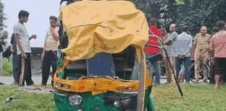 डंपर-टेंपो की भीषण भिड़ंत मे मासूम भाई-बहन समेत 5 की मौत