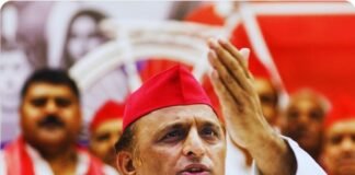 मूंछों पर ताव वाले सीओ पर अखिलेश का पलटवार