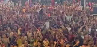 गणेश उत्सव में भक्ति के रंग, कमालगंज में गणेश-हनुमान और राधा-कृष्ण की झांकियों ने मोहा मन