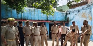 कमालगंज थाने में फायर टीम ने दिया आग से बचाव का प्रशिक्षण