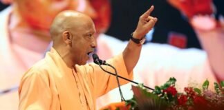 योगी सरकार के रडार पर राजस्व विभाग, पांच अफसर निलंबित