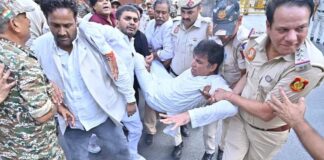 मुख्य चुनाव आयुक्त के खिलाफ देशभर में प्रदर्शन, कांग्रेस ने मांगा इस्तीफा; कॉकरोच जनता पार्टी का ऐलान 2 अक्टूबर से देशव्यापी आंदोलन