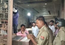देसी शराब की दुकान में सेंधमारी, 2 लाख का माल और मोटी रकम ले उड़े चोर