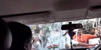 टीएमसी विधायक कुणाल घोष की कार पर हमला, भीड़ ने फेंके अंडे