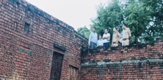 भारी बारिश से पक्का मकान बीच से फटा, पांच घरों पर मंडराया खतरा