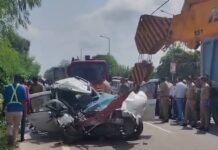 पीलीभीत में भीषण सड़क हादसा, बेकाबू डंपर ने कार को मारी टक्कर, 3 की मौत 2 घायल
