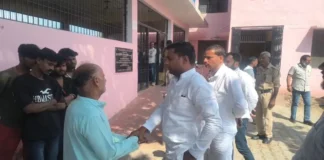 प्रसूता की मौत पर FIR में देरी, पोस्टमार्टम हाउस पर हंगामा, पैसा नहीं, न्याय चाहिए’ !