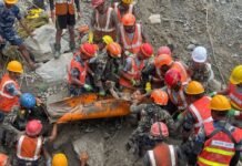 नेपाल बाढ़ में बह कर आई कीमती सामानों और सोना-चंदी चोरी करने वालों को पुलिस की चेतावनी, 29 गिरफ्तार