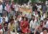 बहराइच में फर्जी डिग्री रैकेट पर बवाल, DM के सामने अड़े प्रदर्शनकारी