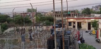 आउटसोर्स बिजलीकर्मी अब 60 साल की उम्र तक कर सकेंगे काम, हटाए गए कर्मचारियों को भी मिलेगा मौका