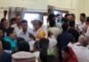 आजमगढ़: BJP की बैठक में बवाल, जिलाध्यक्ष और वरिष्ठ नेता में धक्का-मुक्की, वीडियो वायरल