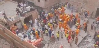 दिल्ली में फिर भरभराकर गिरी 4 मंजिला बिल्डिंग, 15 से ज्यादा लोग दबे, रेस्क्यू जारी